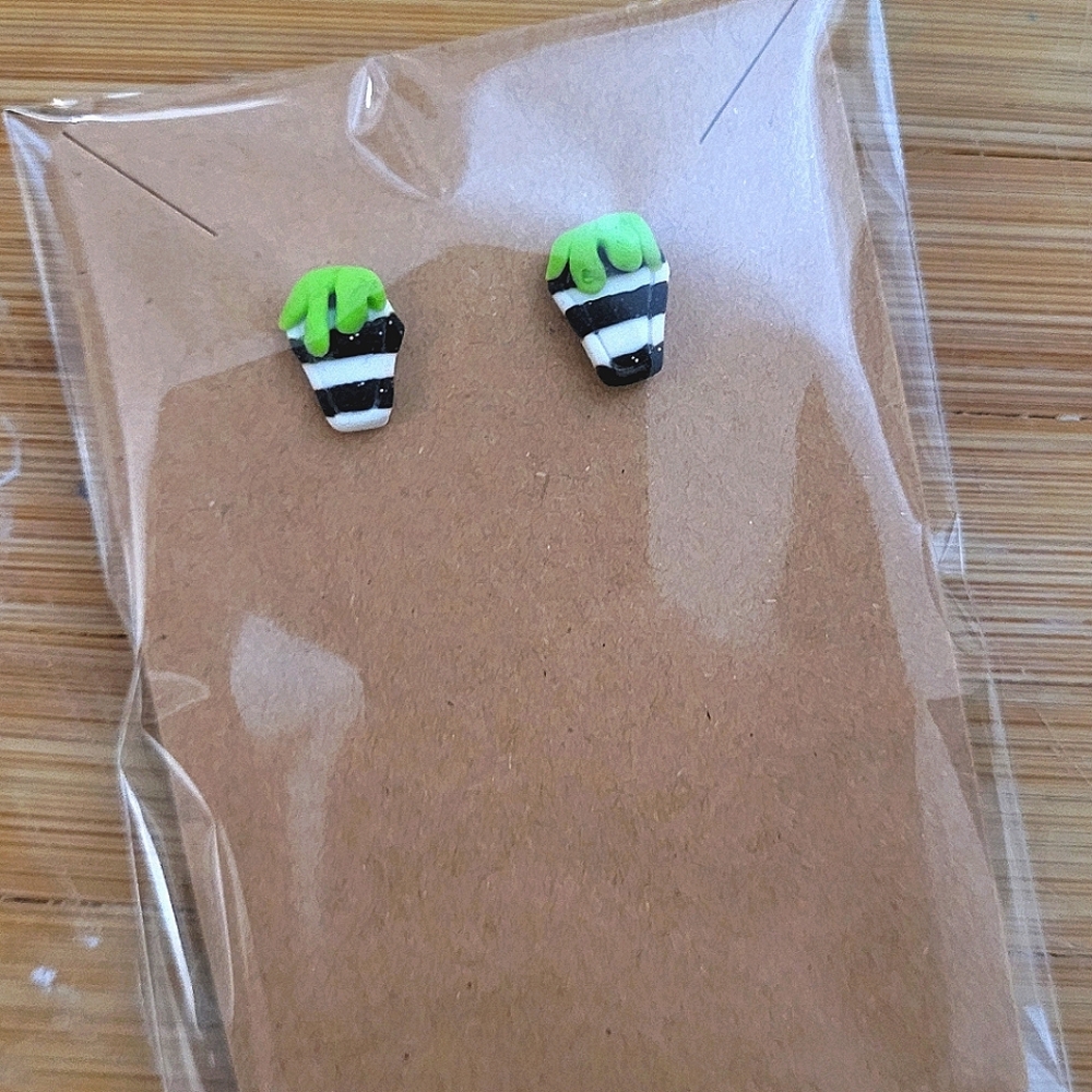 Beetlejuice inspired Coffin earrings 🪲